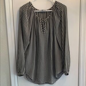 Black and White Houndstooth Women's Top